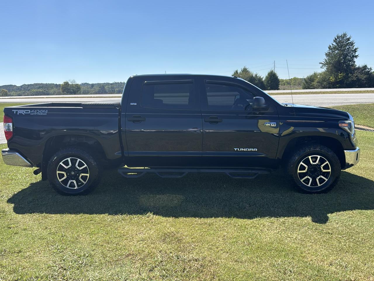 Toyota Tundra SR5 5.7L V8 CrewMax 4WD 2019