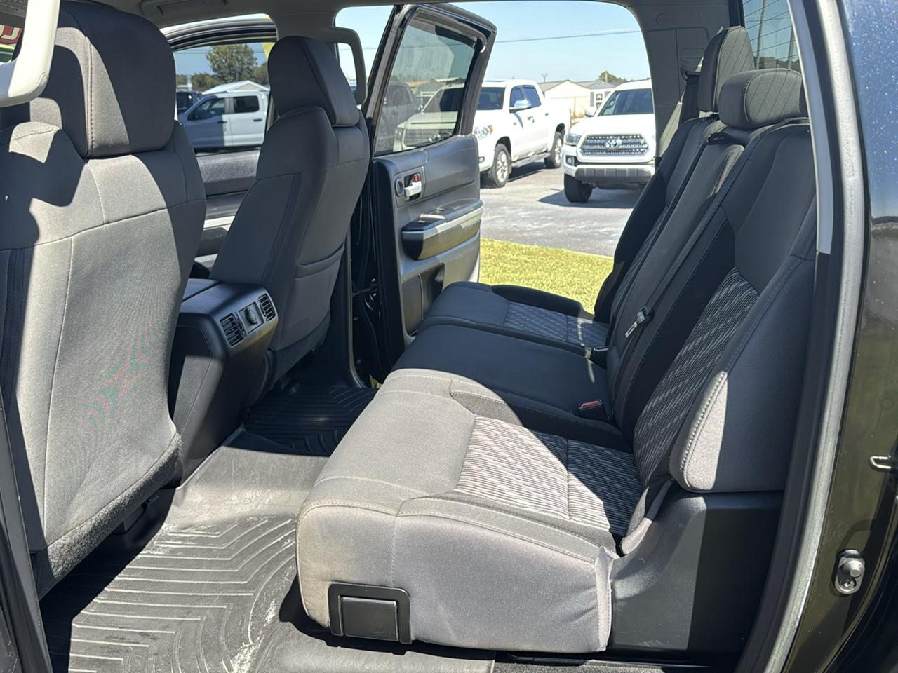 Toyota Tundra SR5 5.7L V8 CrewMax 4WD 2019
