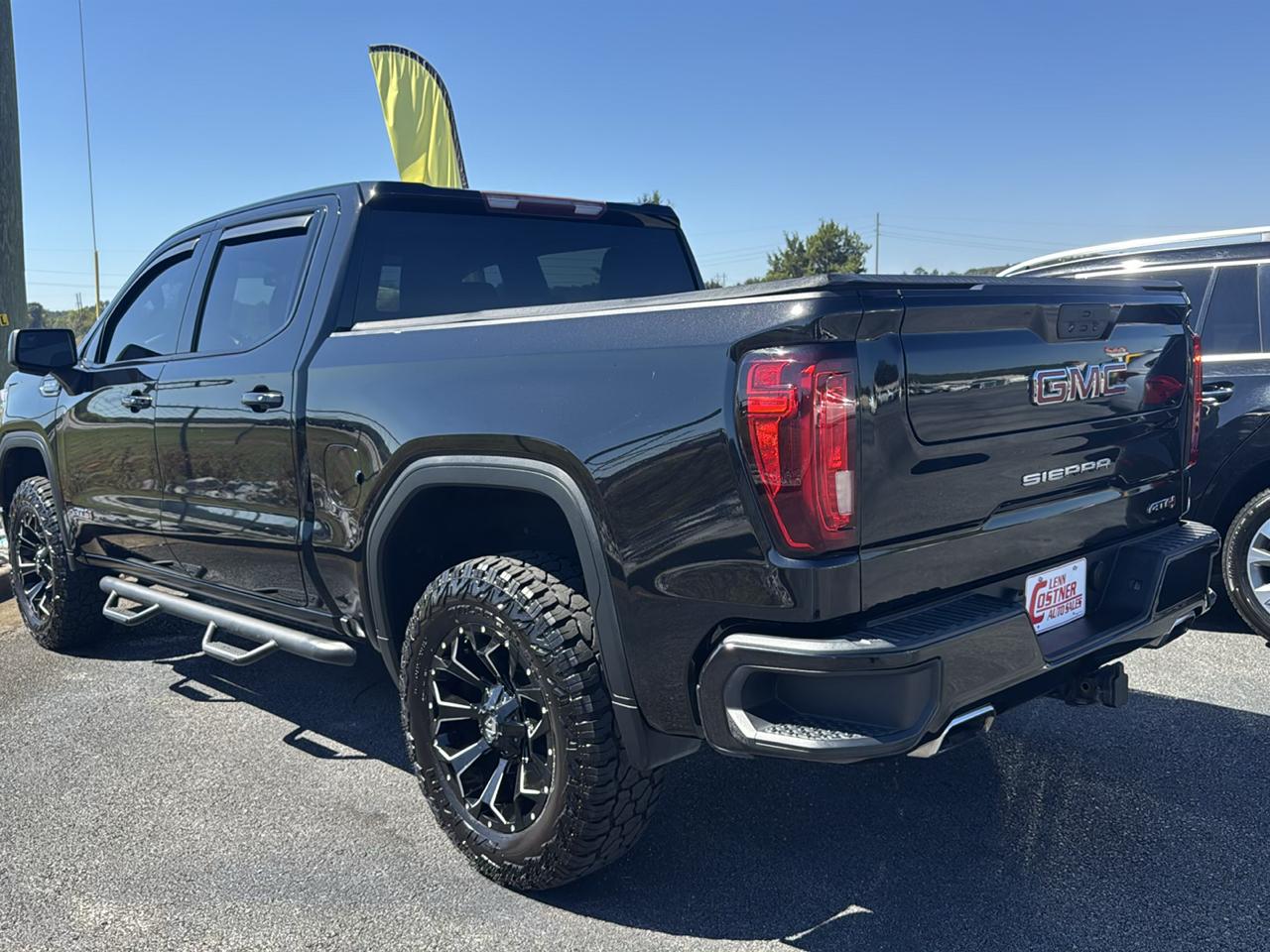 GMC Sierra 1500 AT4 Crew Cab Short Box 4WD 2021