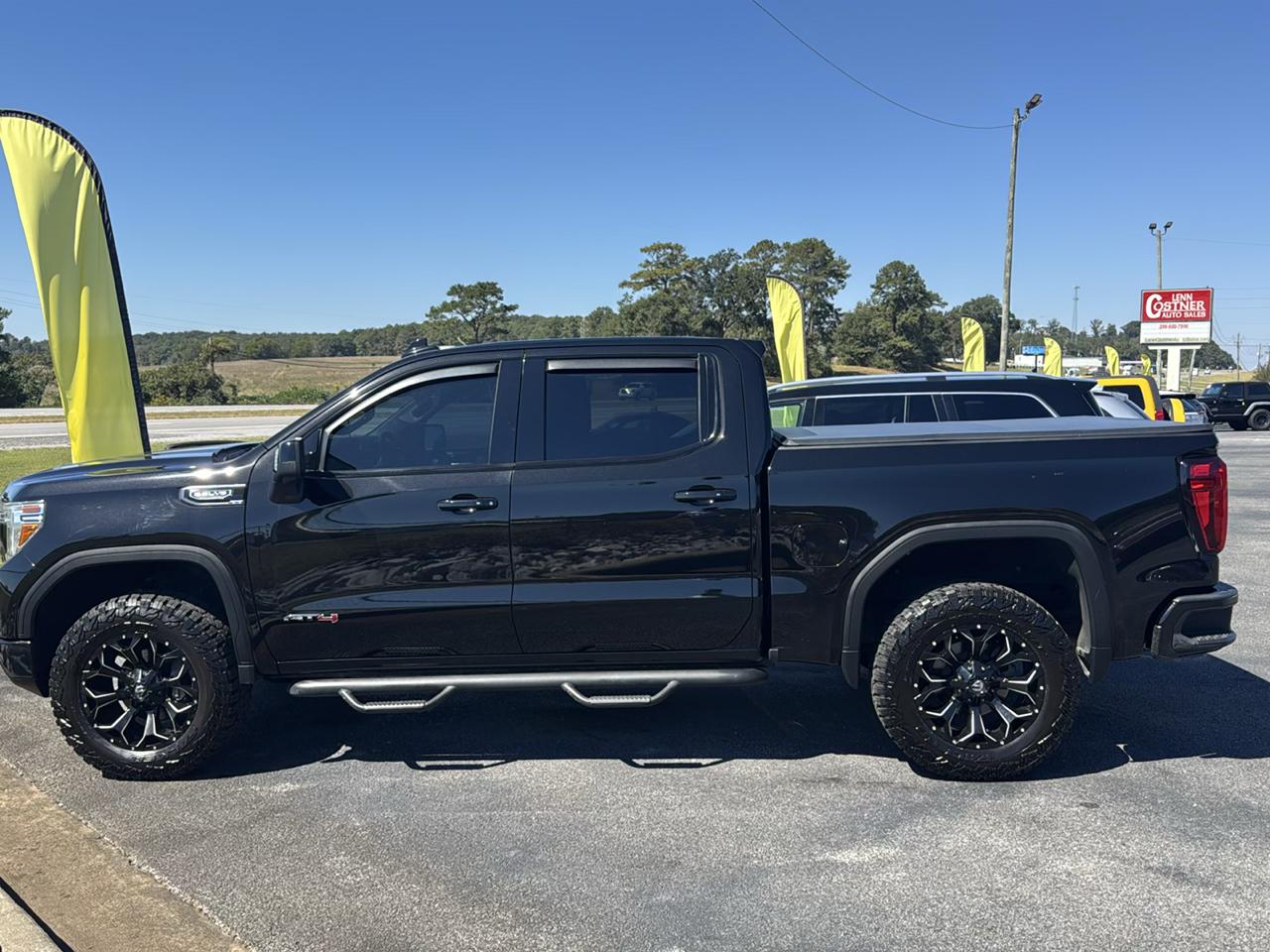 GMC Sierra 1500 AT4 Crew Cab Short Box 4WD 2021