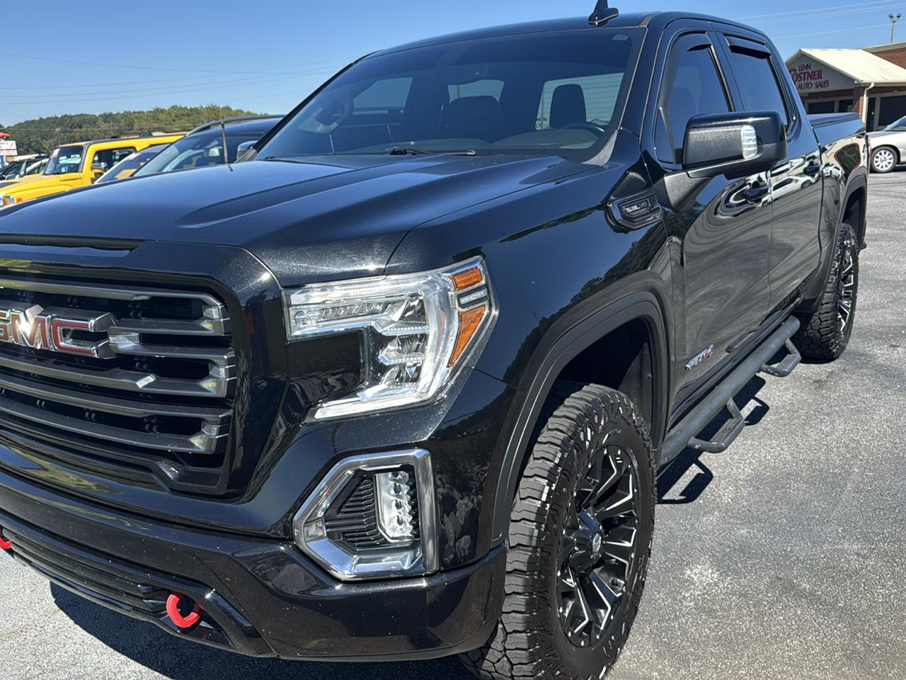 GMC Sierra 1500 AT4 Crew Cab Short Box 4WD 2021