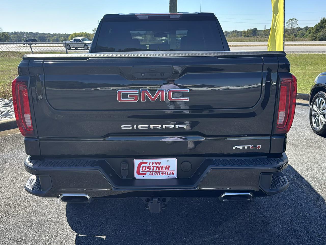 GMC Sierra 1500 AT4 Crew Cab Short Box 4WD 2021