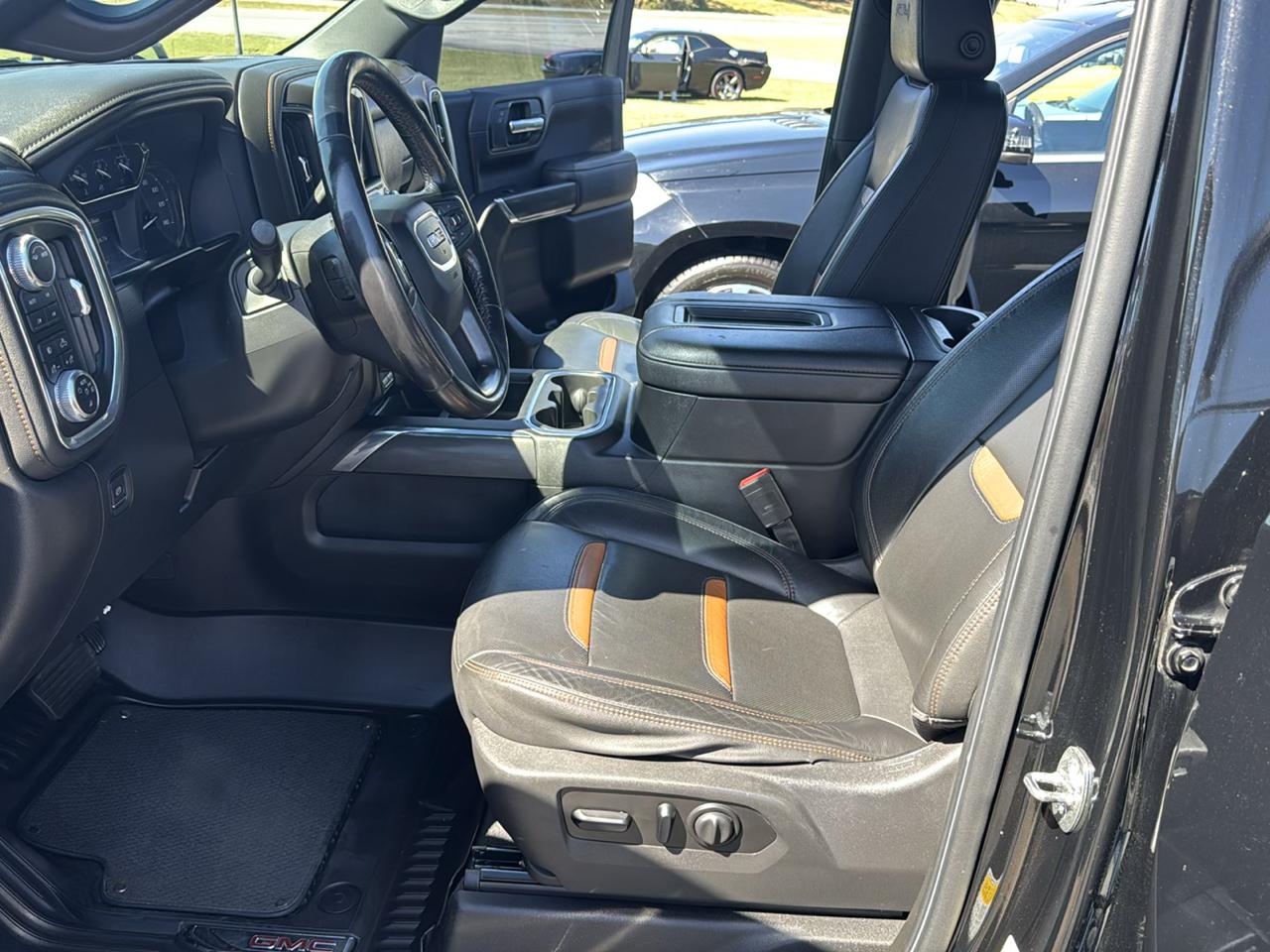 GMC Sierra 1500 AT4 Crew Cab Short Box 4WD 2021