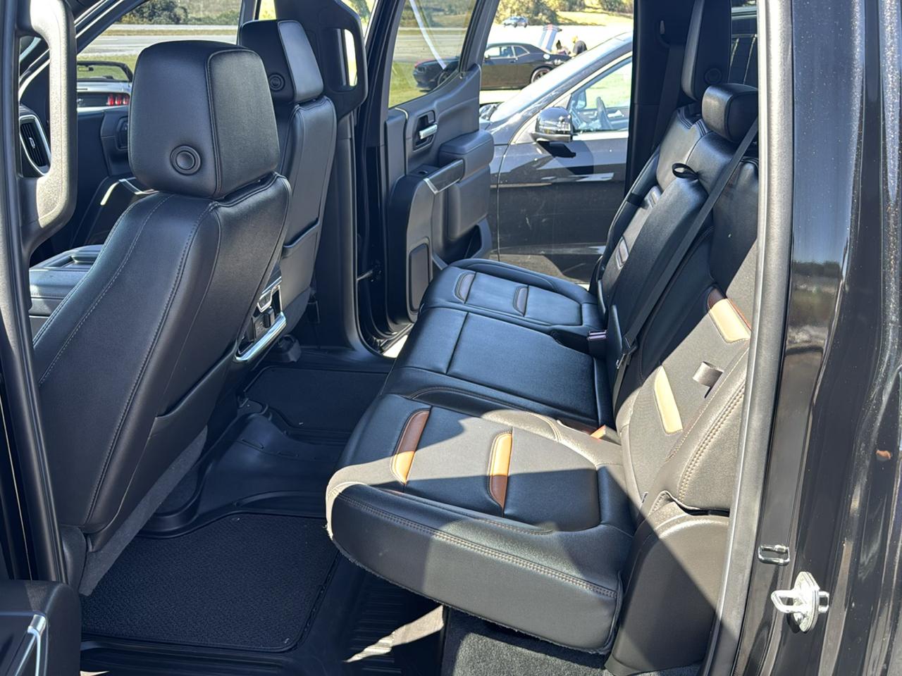 GMC Sierra 1500 AT4 Crew Cab Short Box 4WD 2021