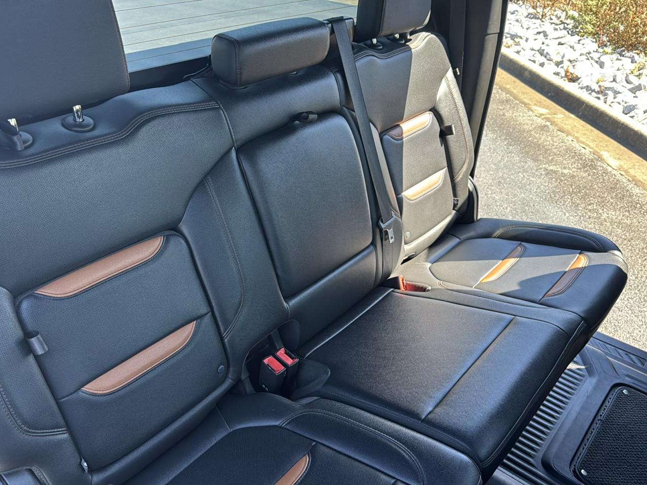 GMC Sierra 1500 AT4 Crew Cab Short Box 4WD 2021
