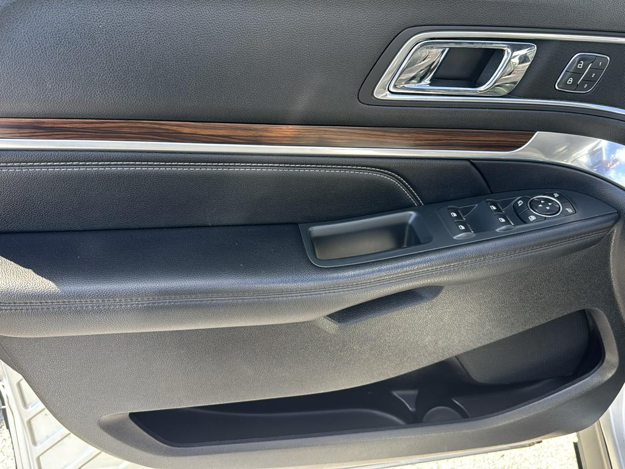Ford Explorer Limited FWD 2019