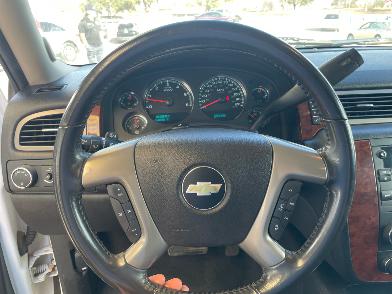 Chevrolet Suburban  2013