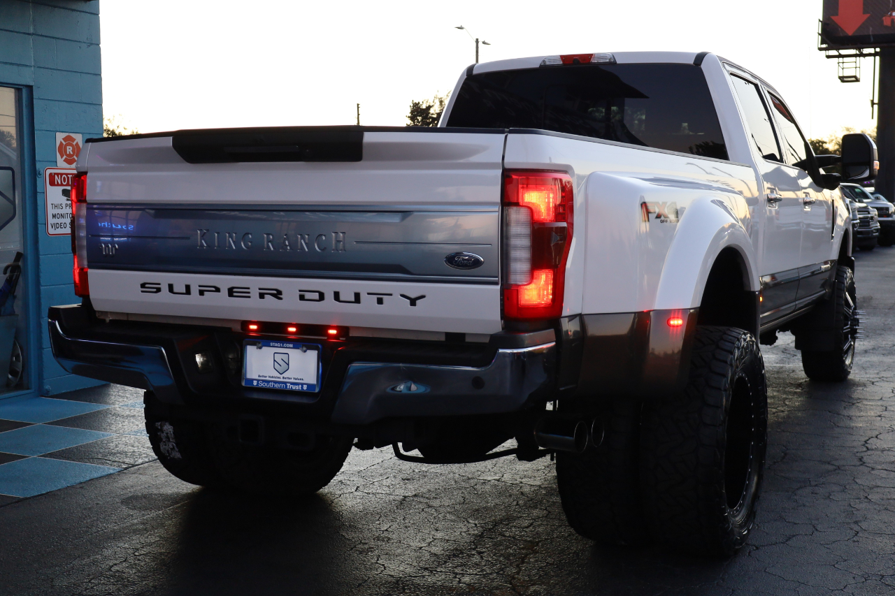 Ford Super Duty F-350 DRW King Ranch 4WD Crew Cab 8' Box 2017