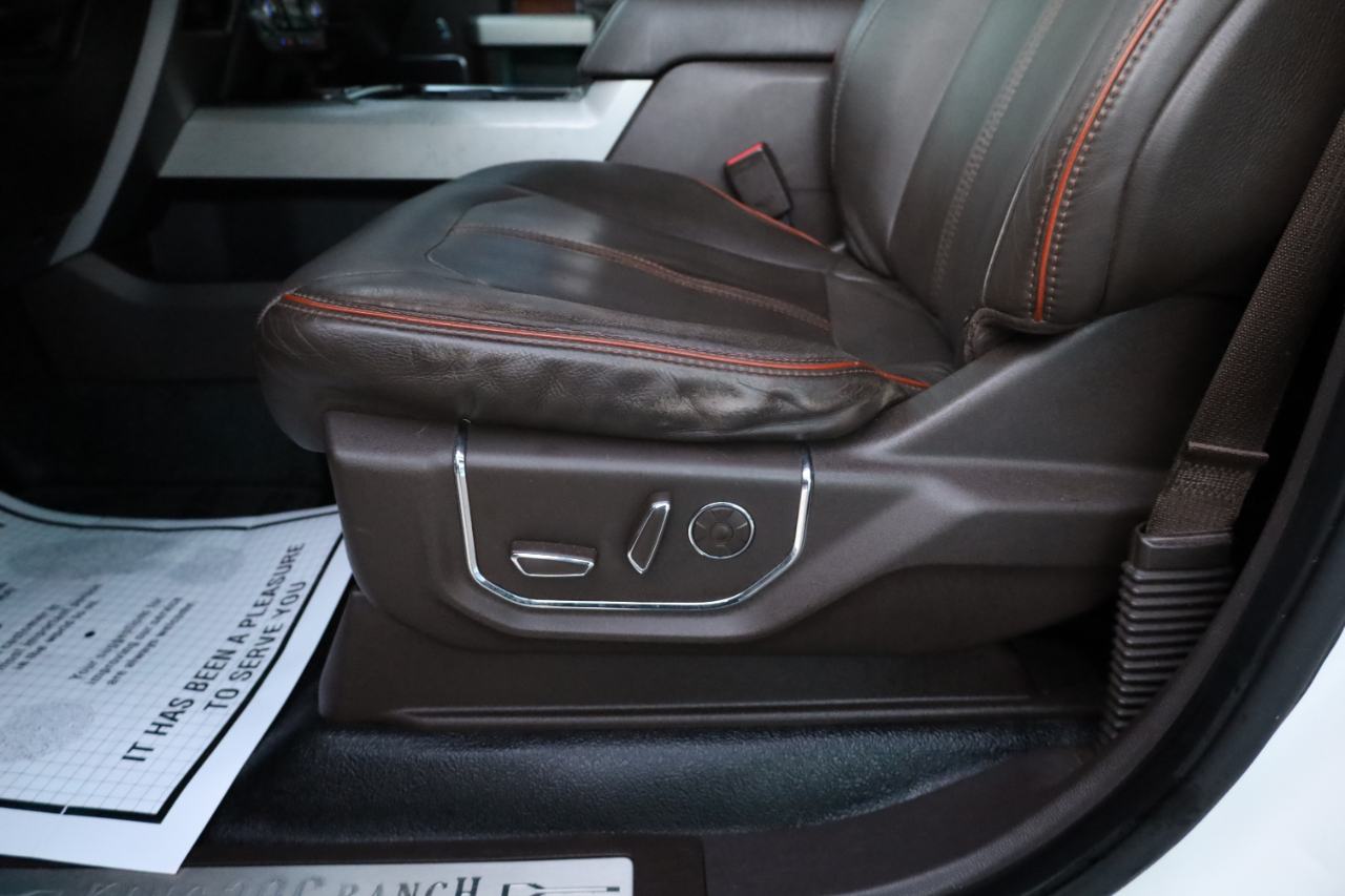 Ford Super Duty F-350 DRW King Ranch 4WD Crew Cab 8' Box 2017