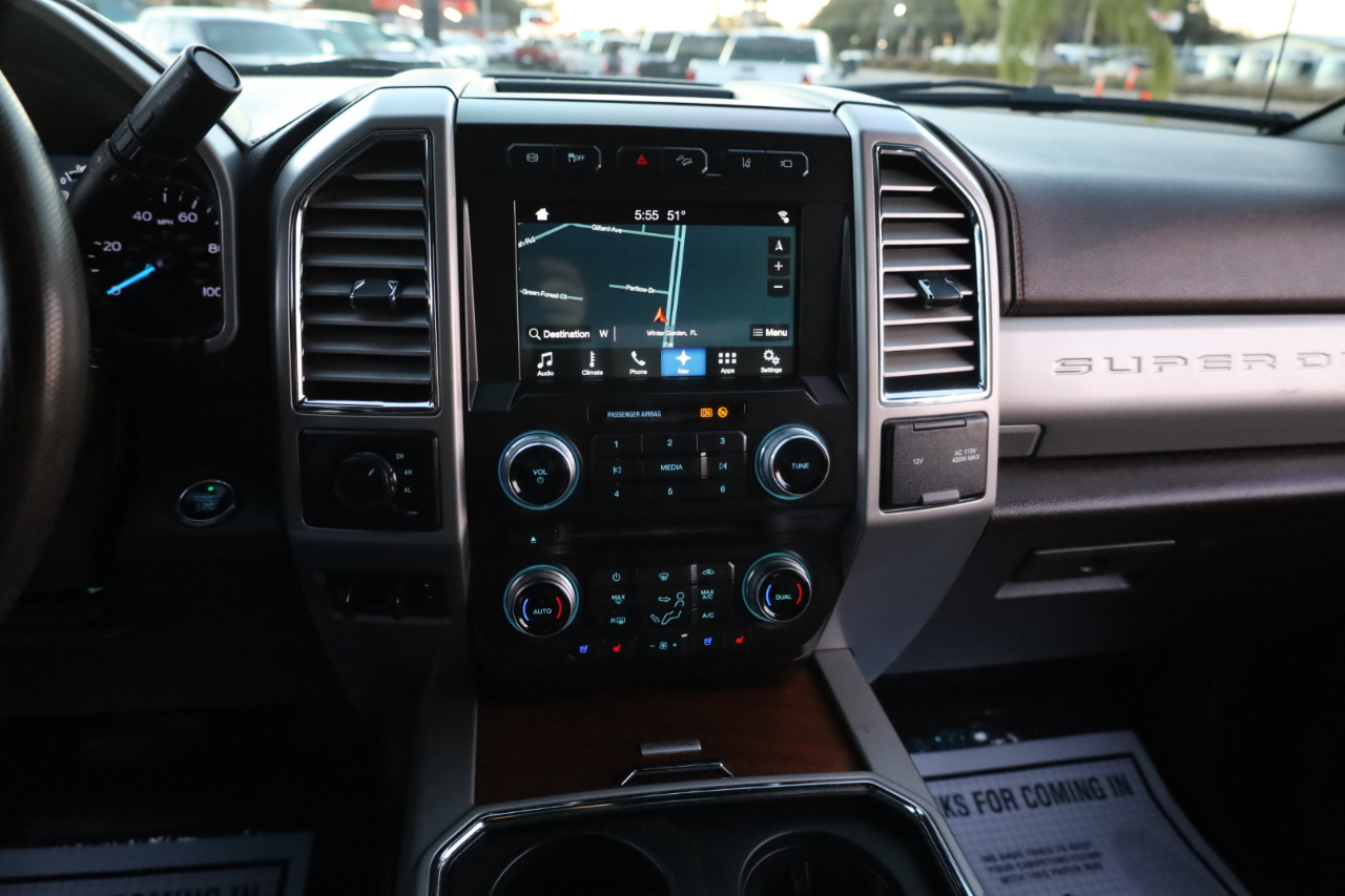 Ford Super Duty F-350 DRW King Ranch 4WD Crew Cab 8' Box 2017