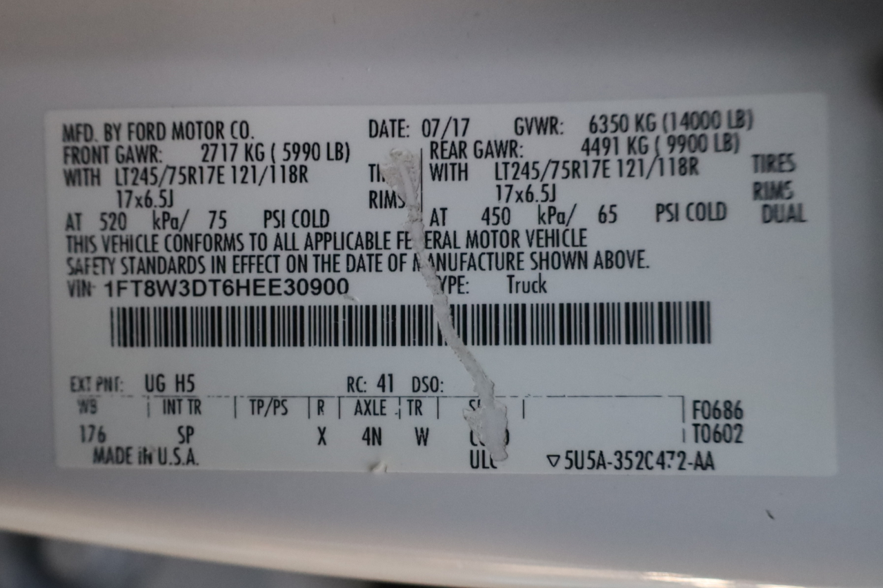 Ford Super Duty F-350 DRW King Ranch 4WD Crew Cab 8' Box 2017