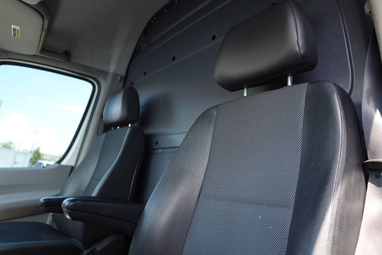 Mercedes-Benz Sprinter Cargo Van 2500 High Roof V6 170" Worker RWD 2017