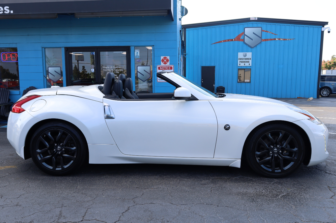 Nissan 370Z Roadster Touring Auto 2017