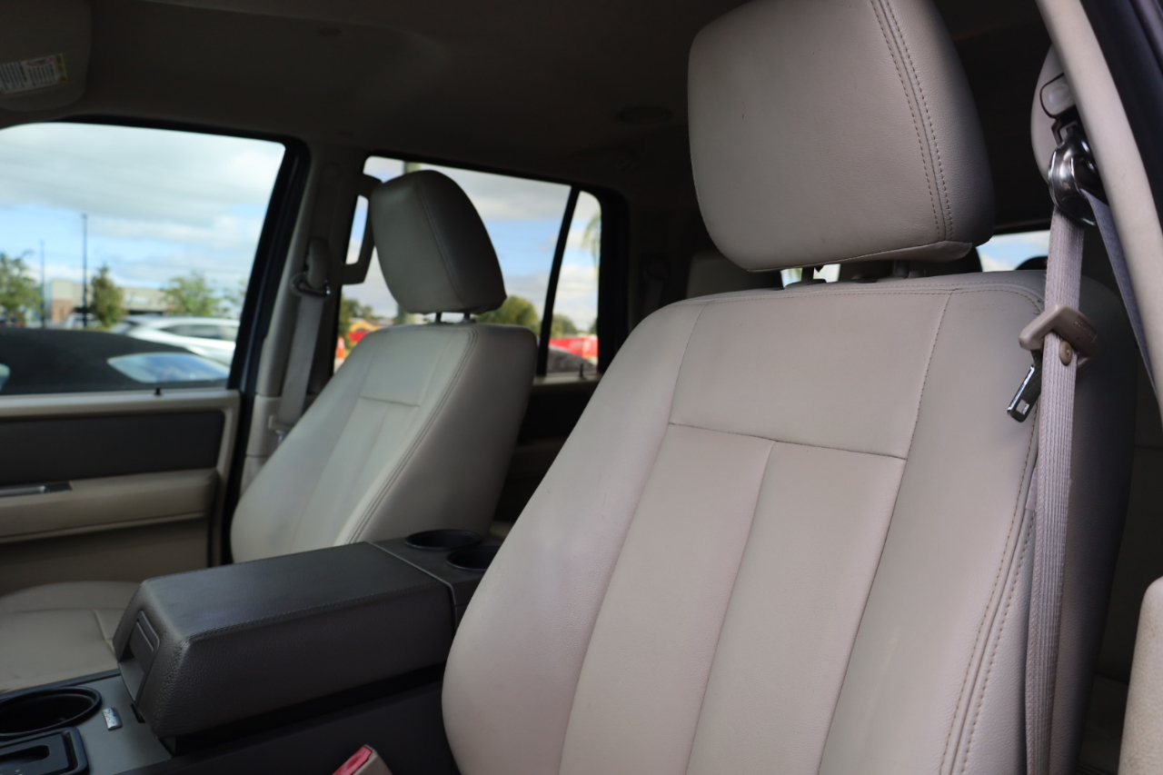 Ford Expedition 2WD 4dr XLT 2011 Ford Expedition 2WD 4dr XLT 2011