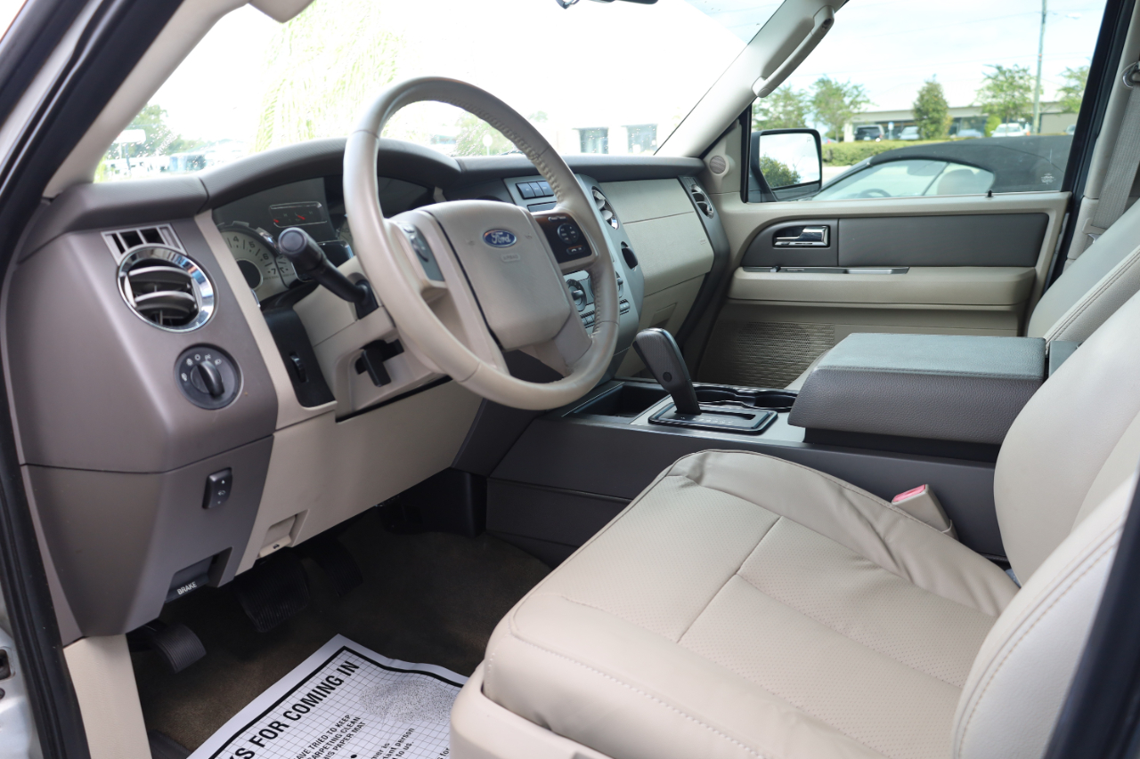 Ford Expedition 2WD 4dr XLT 2011 Ford Expedition 2WD 4dr XLT 2011