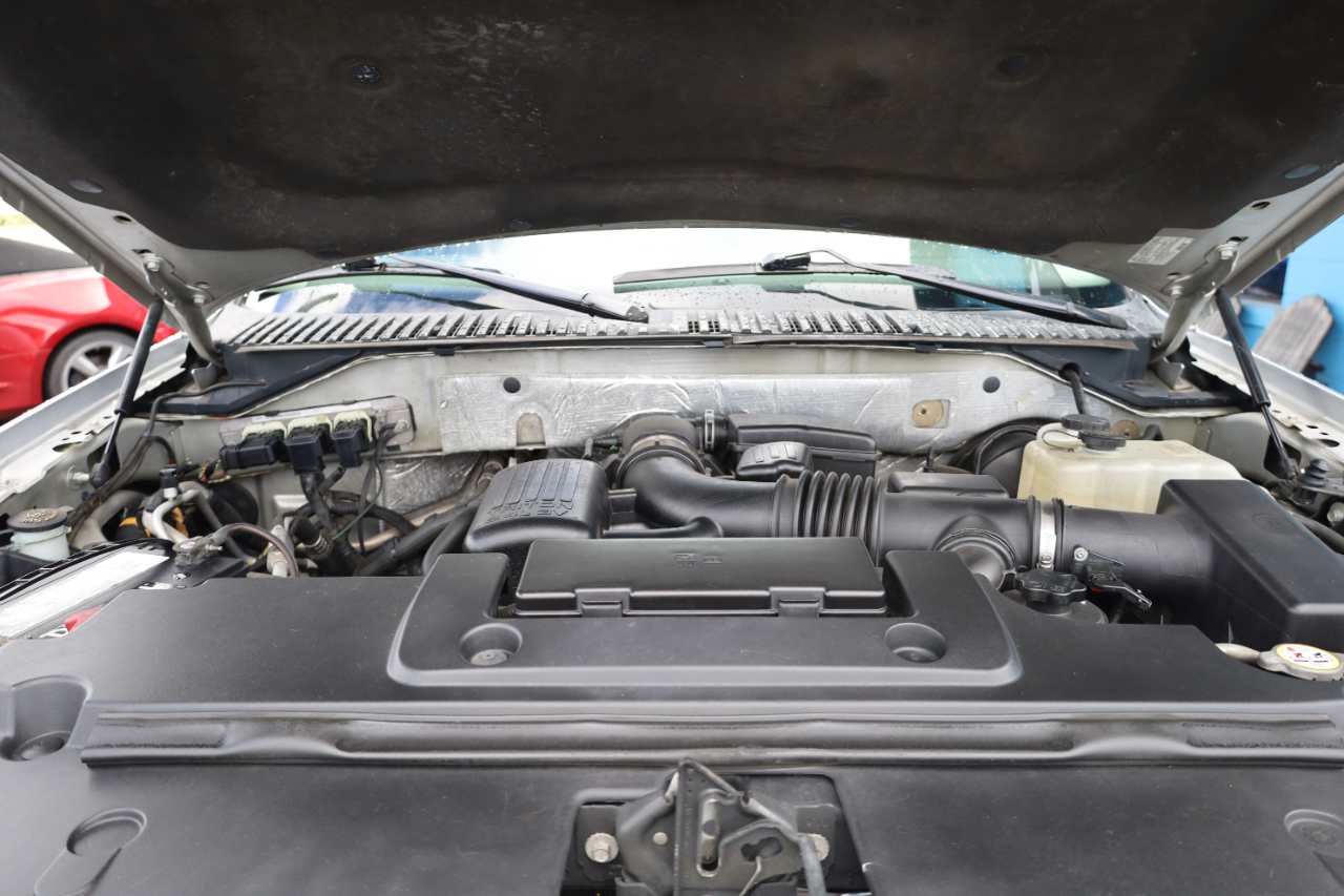 Ford Expedition 2WD 4dr XLT 2011 Ford Expedition 2WD 4dr XLT 2011