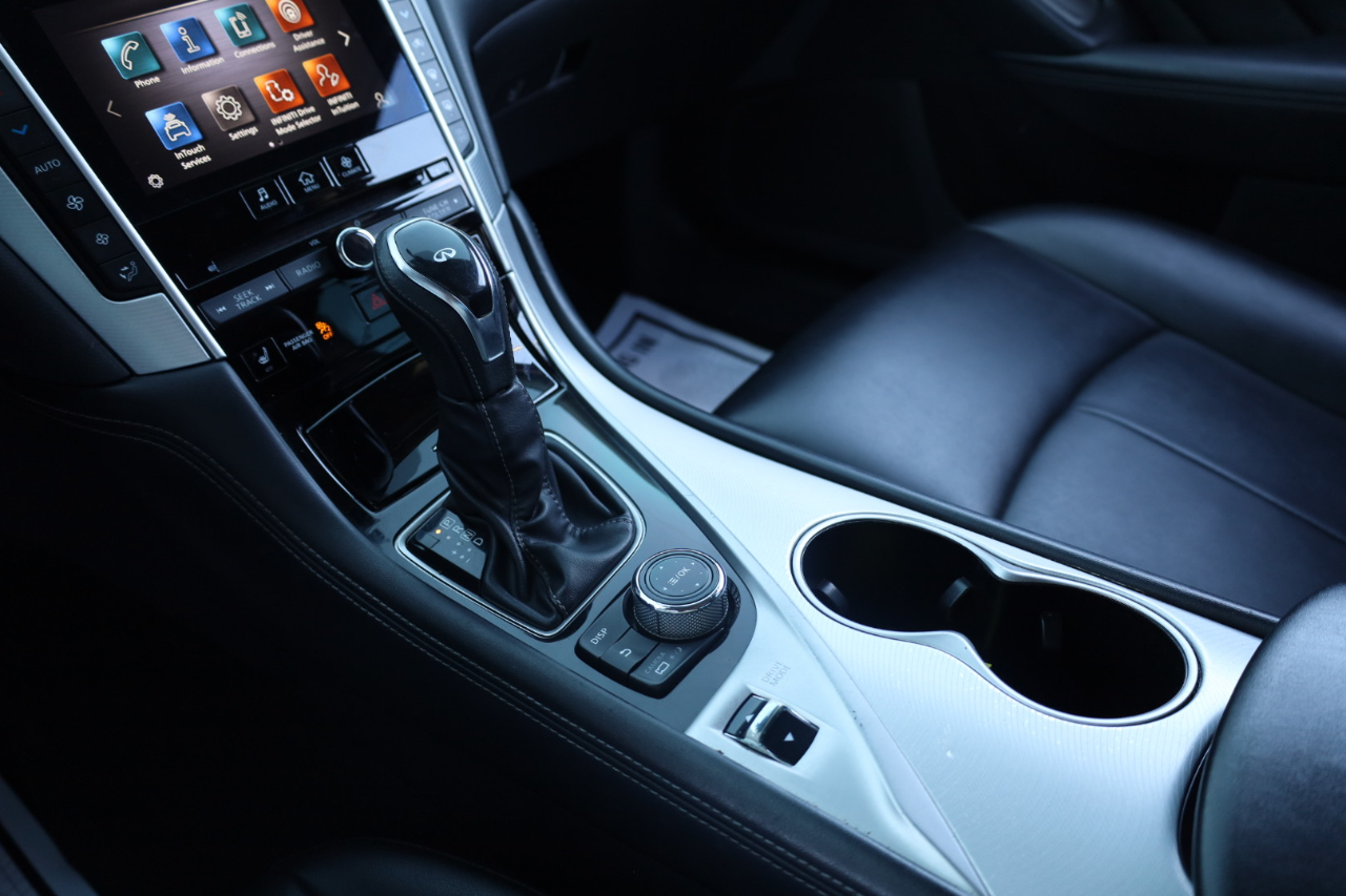 Infiniti Q50 3.0t LUXE RWD 2021