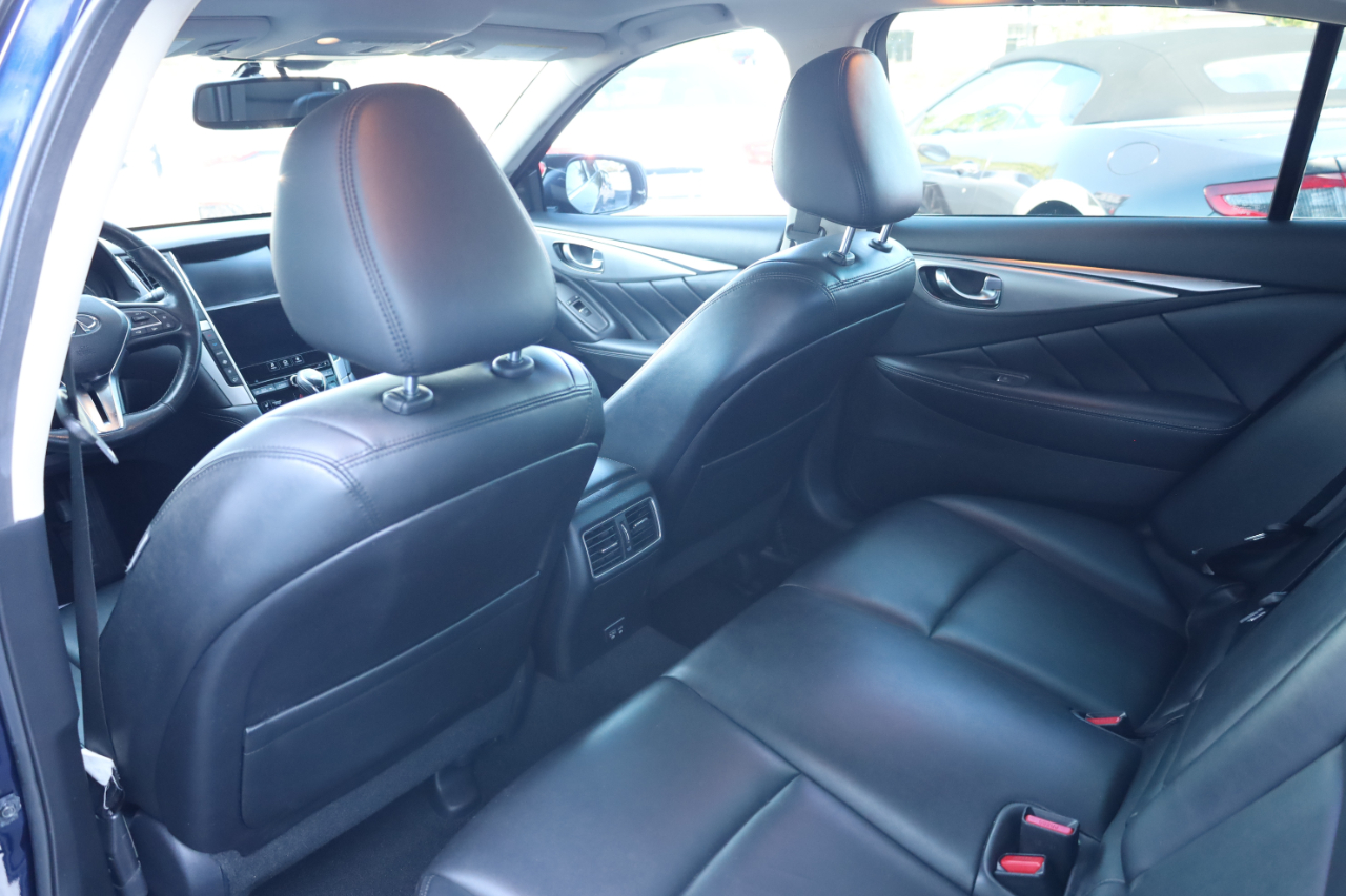 Infiniti Q50 3.0t LUXE RWD 2021