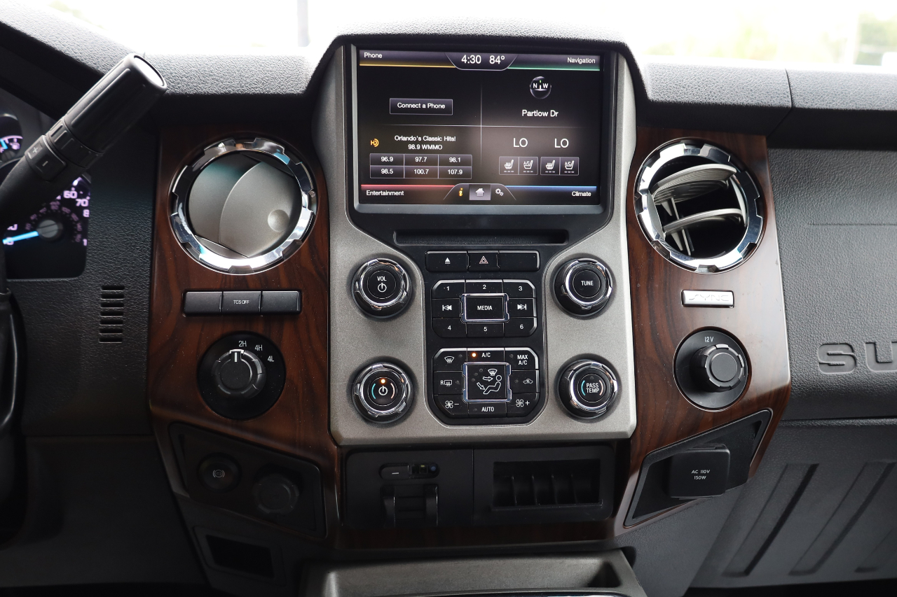 Ford Super Duty F-350 DRW 4WD Crew Cab 172" Lariat 2016