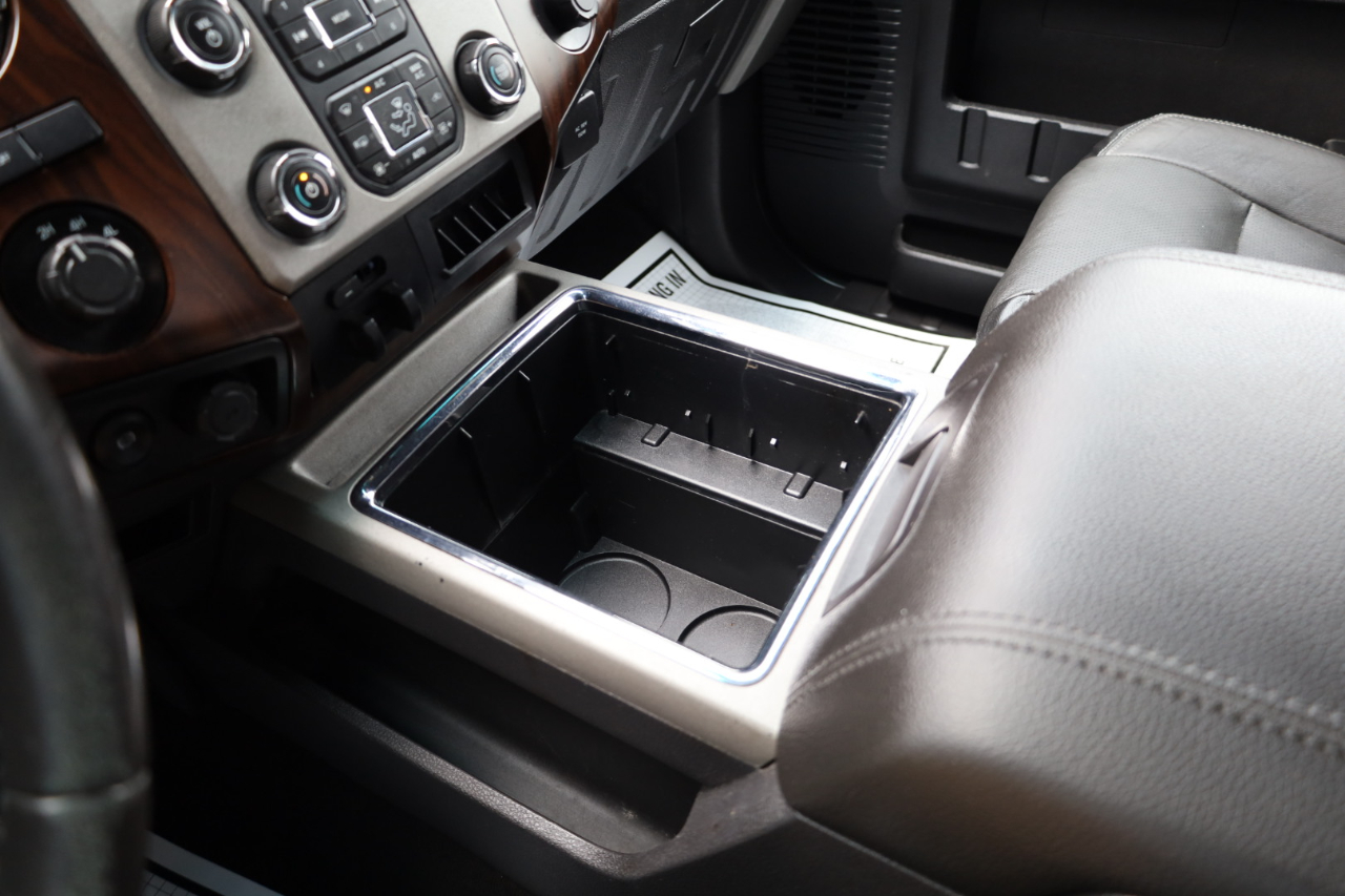 Ford Super Duty F-350 DRW 4WD Crew Cab 172" Lariat 2016