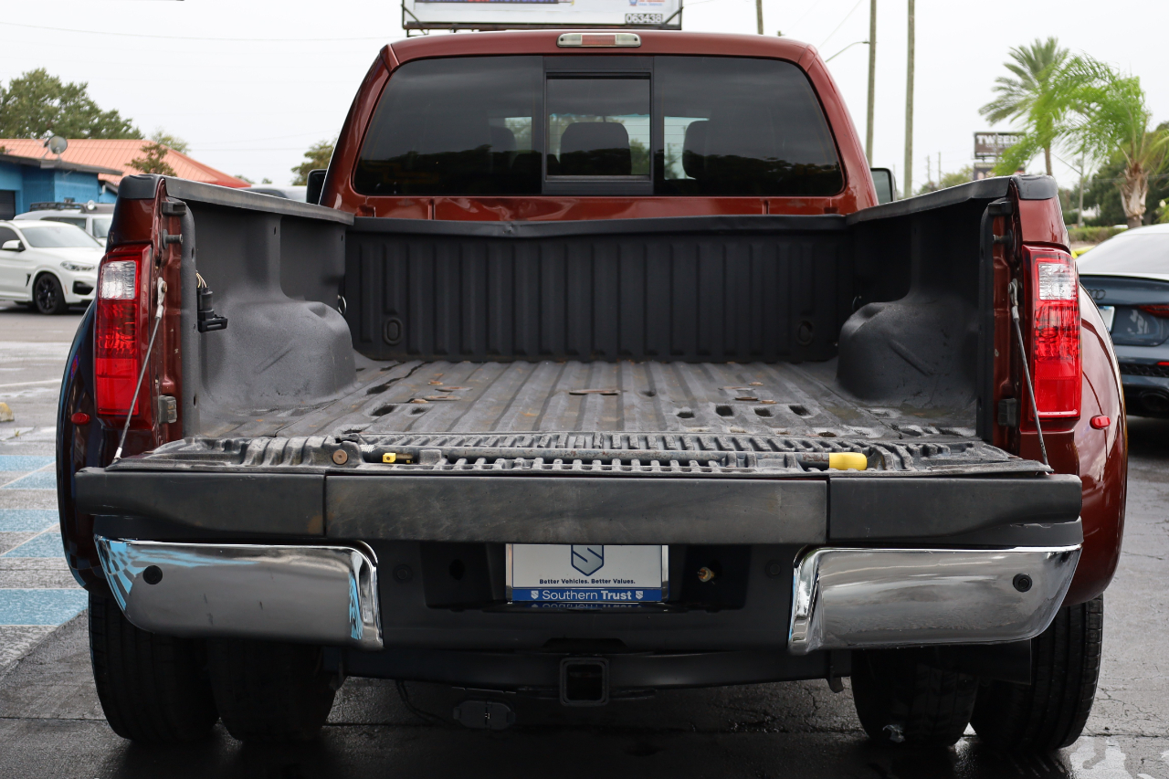 Ford Super Duty F-350 DRW 4WD Crew Cab 172" Lariat 2016