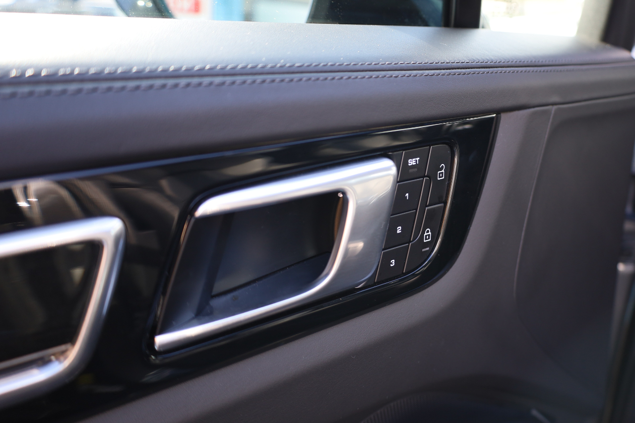 Porsche Cayenne GTS AWD 2022