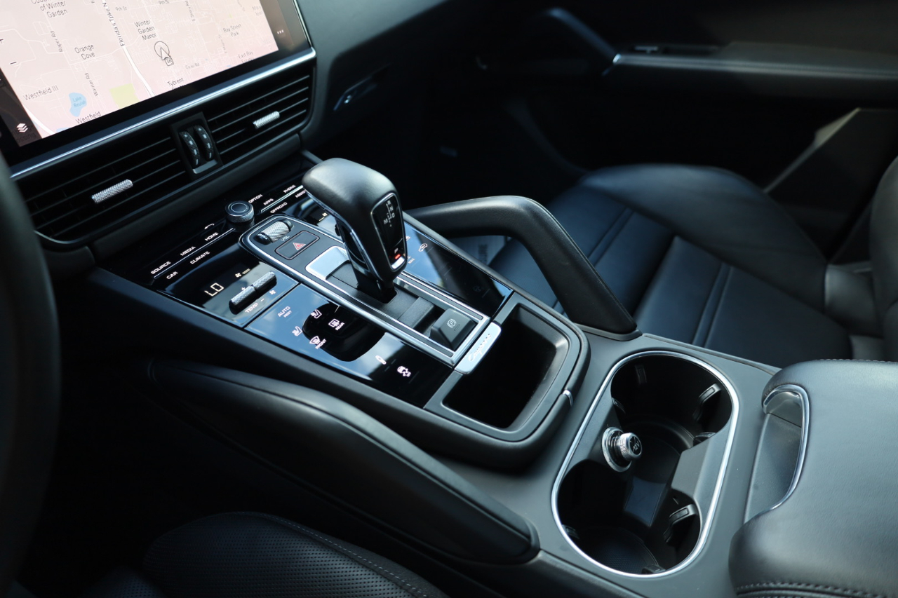 Porsche Cayenne GTS AWD 2022