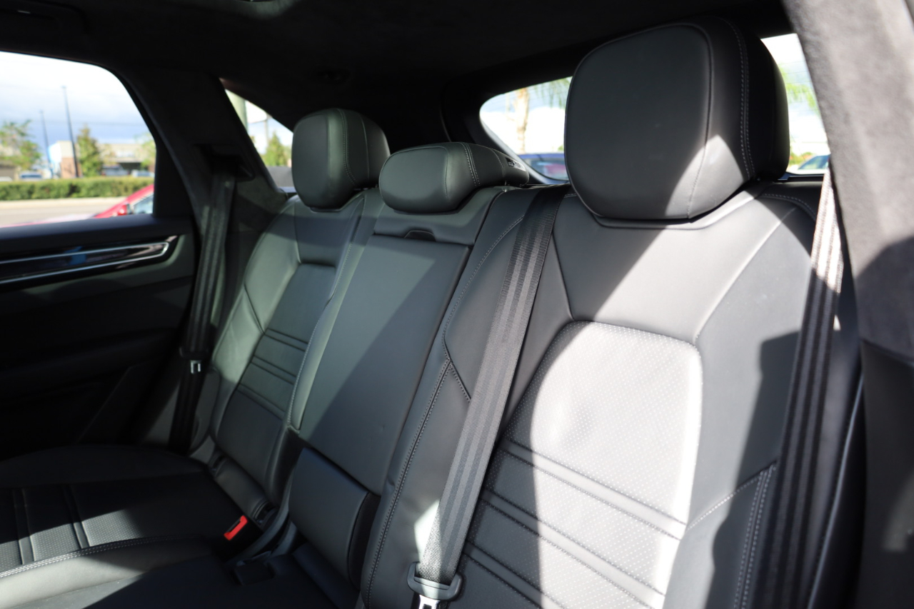 Porsche Cayenne GTS AWD 2022