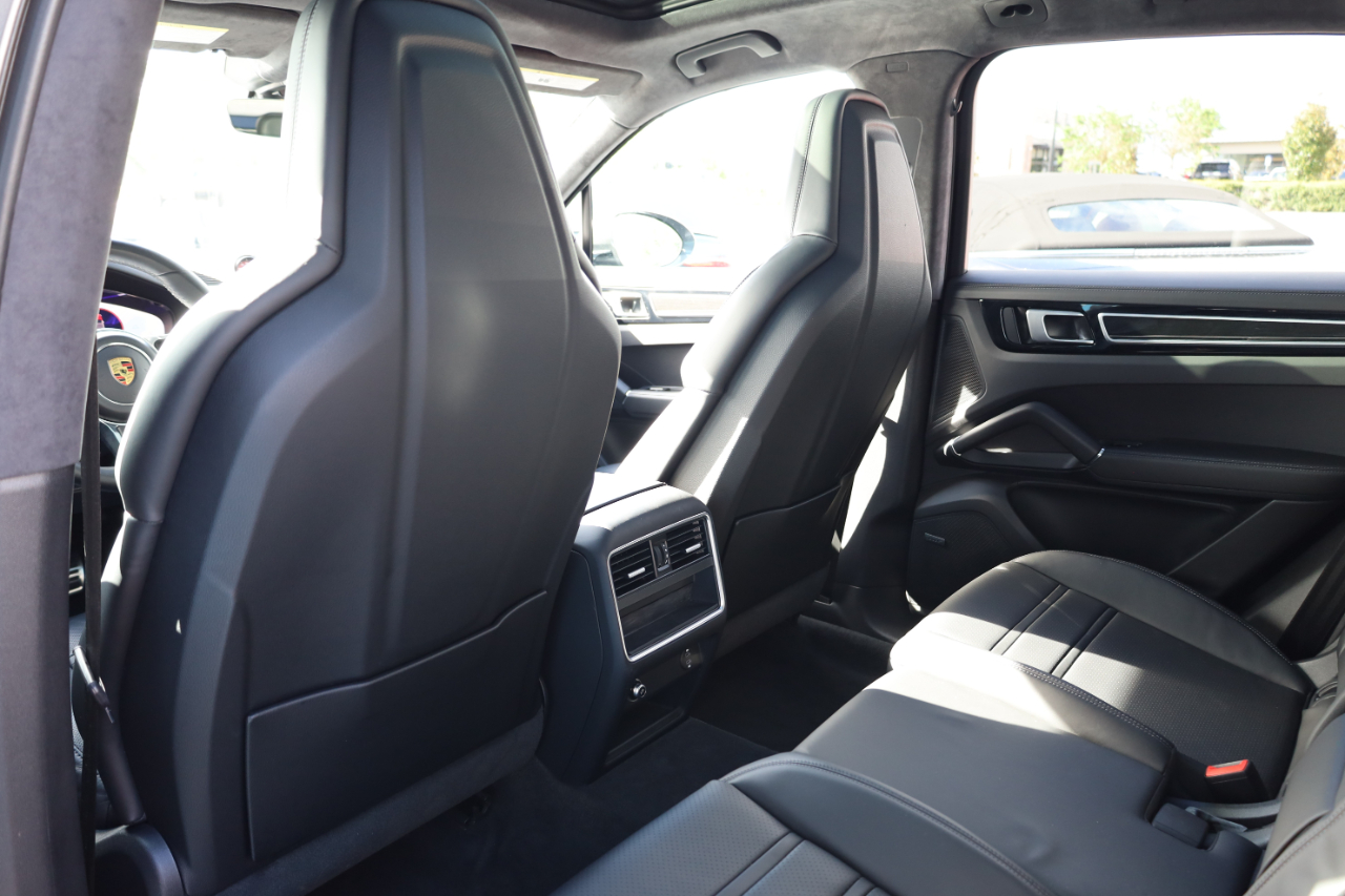 Porsche Cayenne GTS AWD 2022