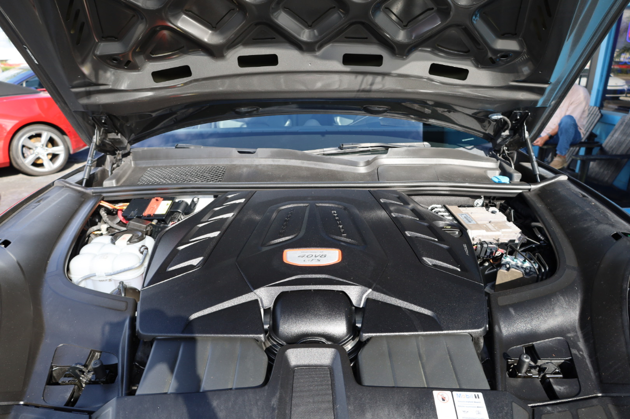 Porsche Cayenne GTS AWD 2022