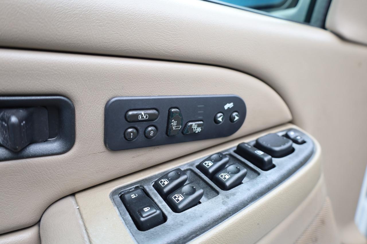 Chevrolet Suburban 4dr 1500 LT 2004