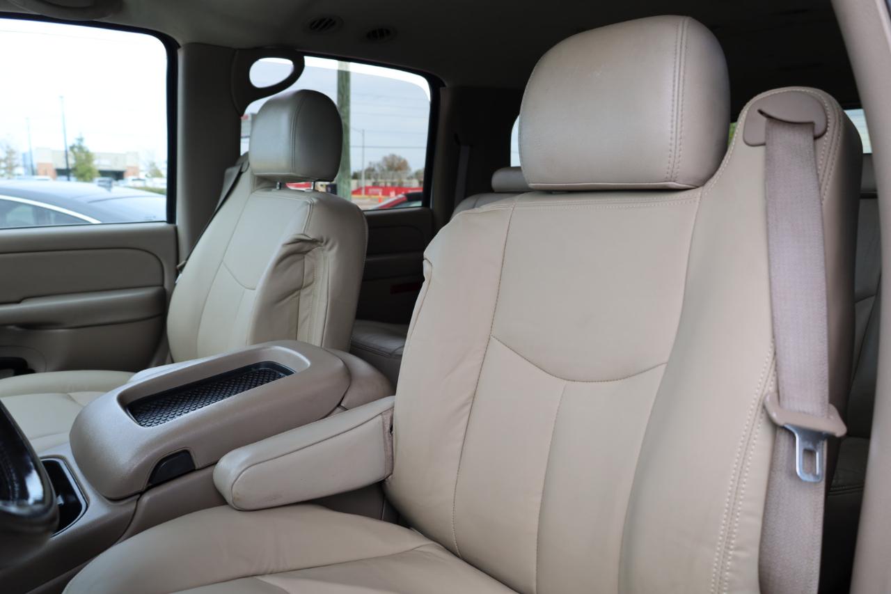 Chevrolet Suburban 4dr 1500 LT 2004