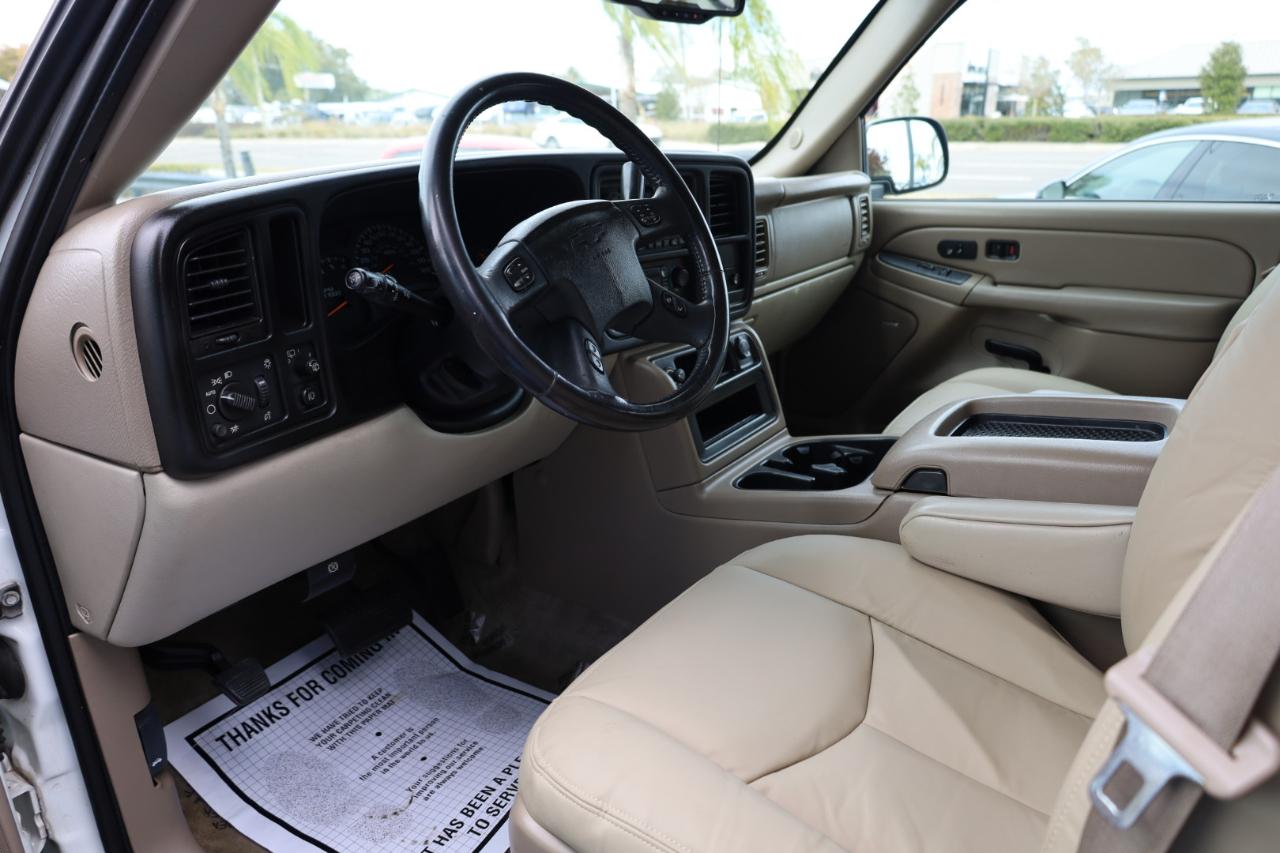 Chevrolet Suburban 4dr 1500 LT 2004