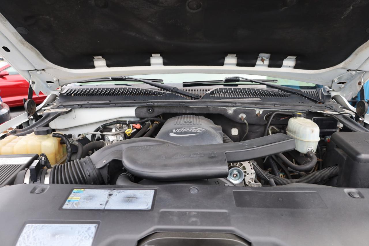 Chevrolet Suburban 4dr 1500 LT 2004