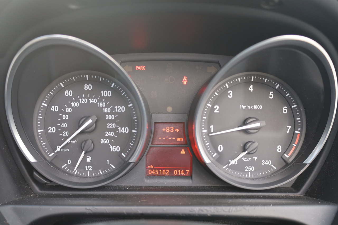 BMW Z4 2dr Roadster sDrive30i 2010 BMW Z4 2dr Roadster sDrive30i 2010