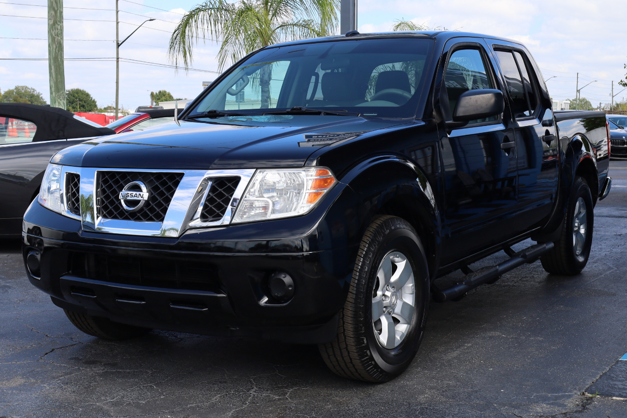 Nissan Frontier 2WD Crew Cab SWB Auto SV 2013 Nissan Frontier 2WD Crew Cab SWB Auto SV 2013