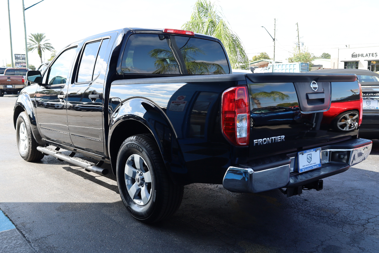 Nissan Frontier 2WD Crew Cab SWB Auto SV 2013 Nissan Frontier 2WD Crew Cab SWB Auto SV 2013