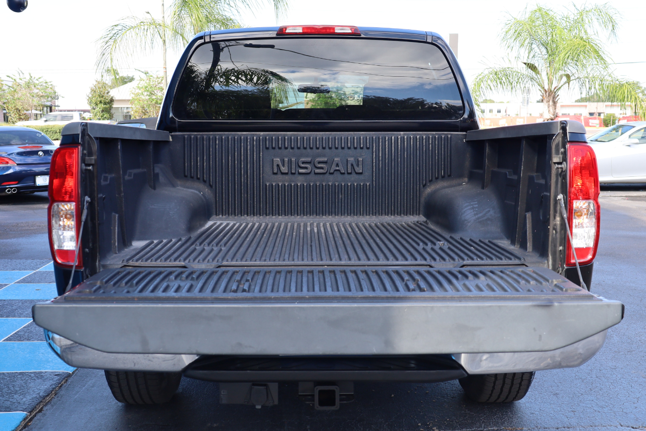 Nissan Frontier 2WD Crew Cab SWB Auto SV 2013