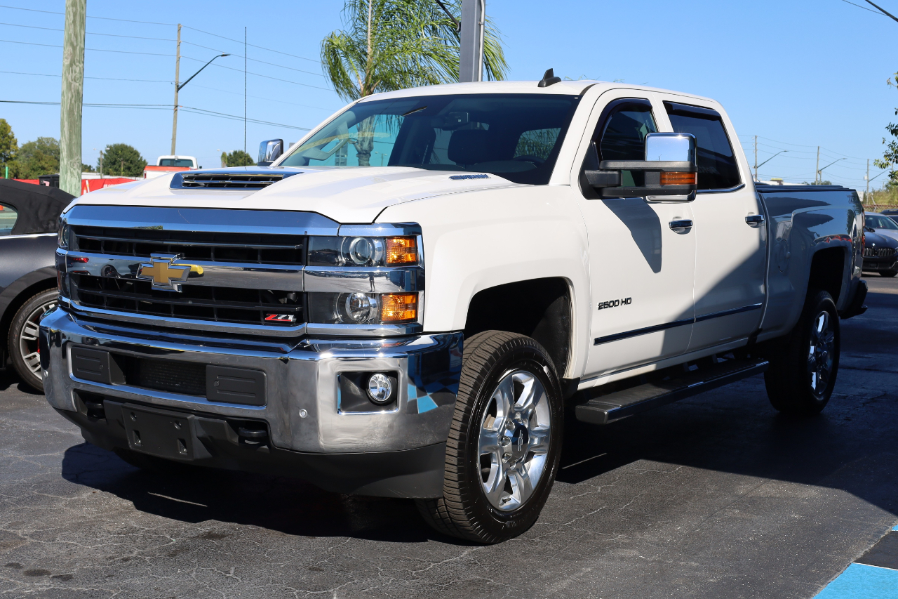 Chevrolet Silverado 2500HD 4WD Crew Cab 153.7" LTZ 2018 Chevrolet Silverado 2500HD 4WD Crew Cab 153.7" LTZ 2018