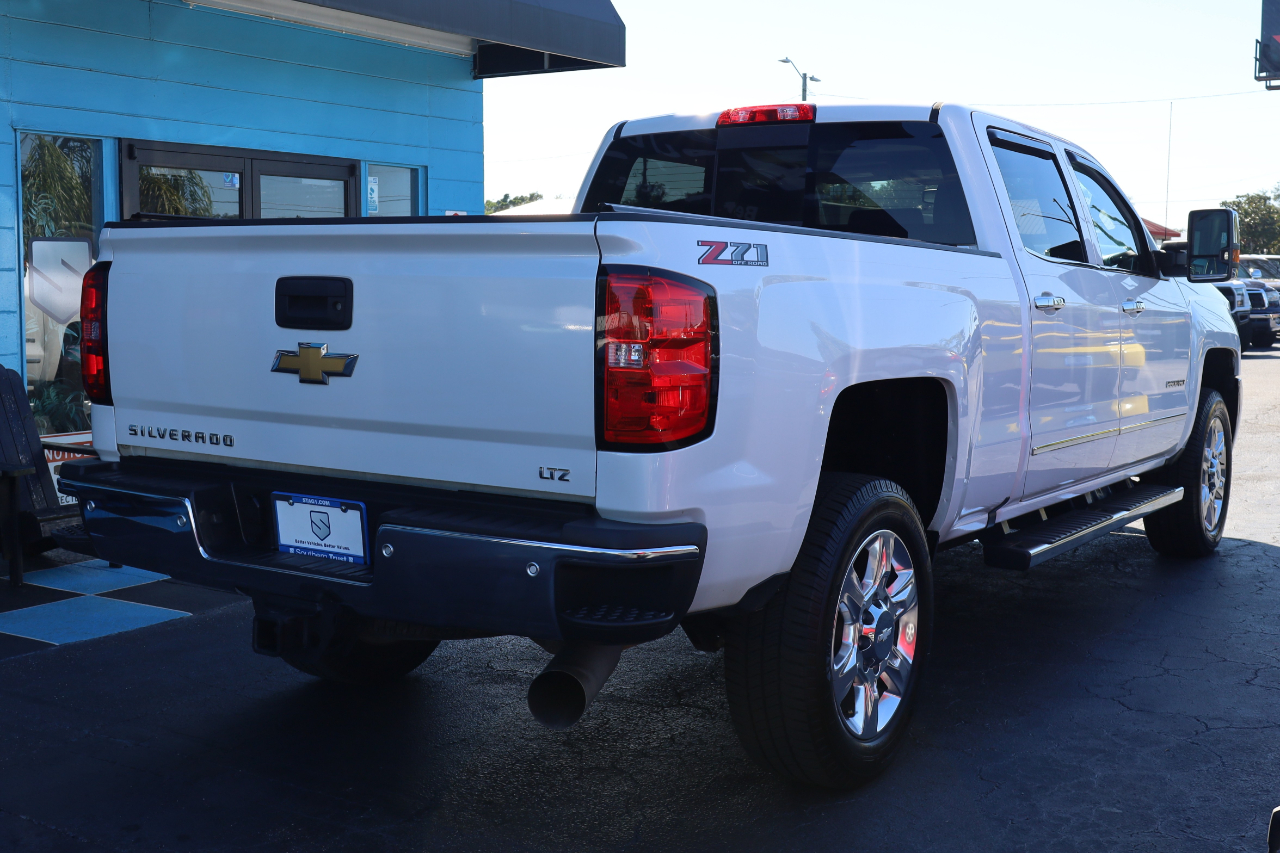 Chevrolet Silverado 2500HD 4WD Crew Cab 153.7" LTZ 2018 Chevrolet Silverado 2500HD 4WD Crew Cab 153.7" LTZ 2018