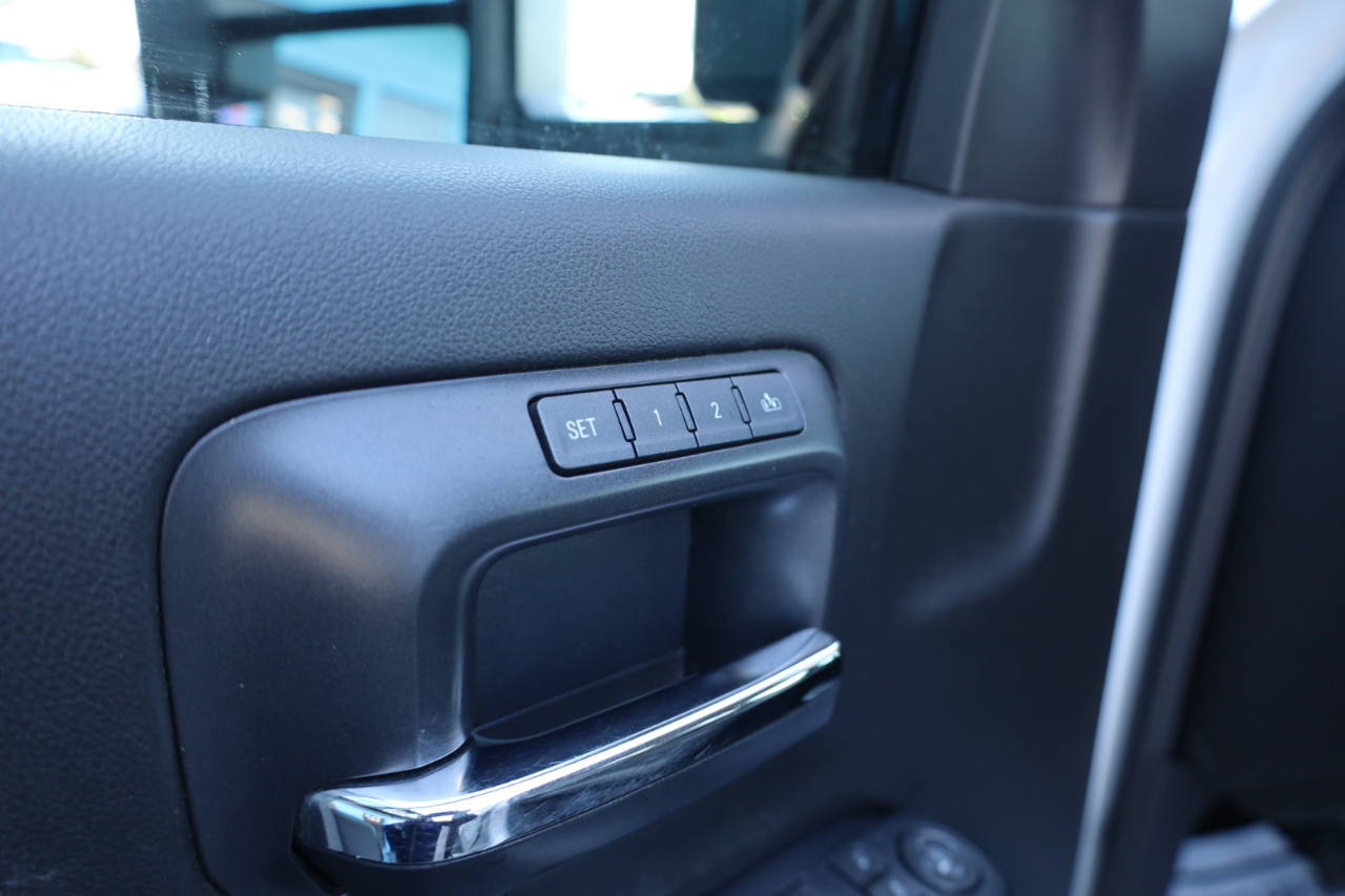 Chevrolet Silverado 2500HD 4WD Crew Cab 153.7" LTZ 2018 Chevrolet Silverado 2500HD 4WD Crew Cab 153.7" LTZ 2018