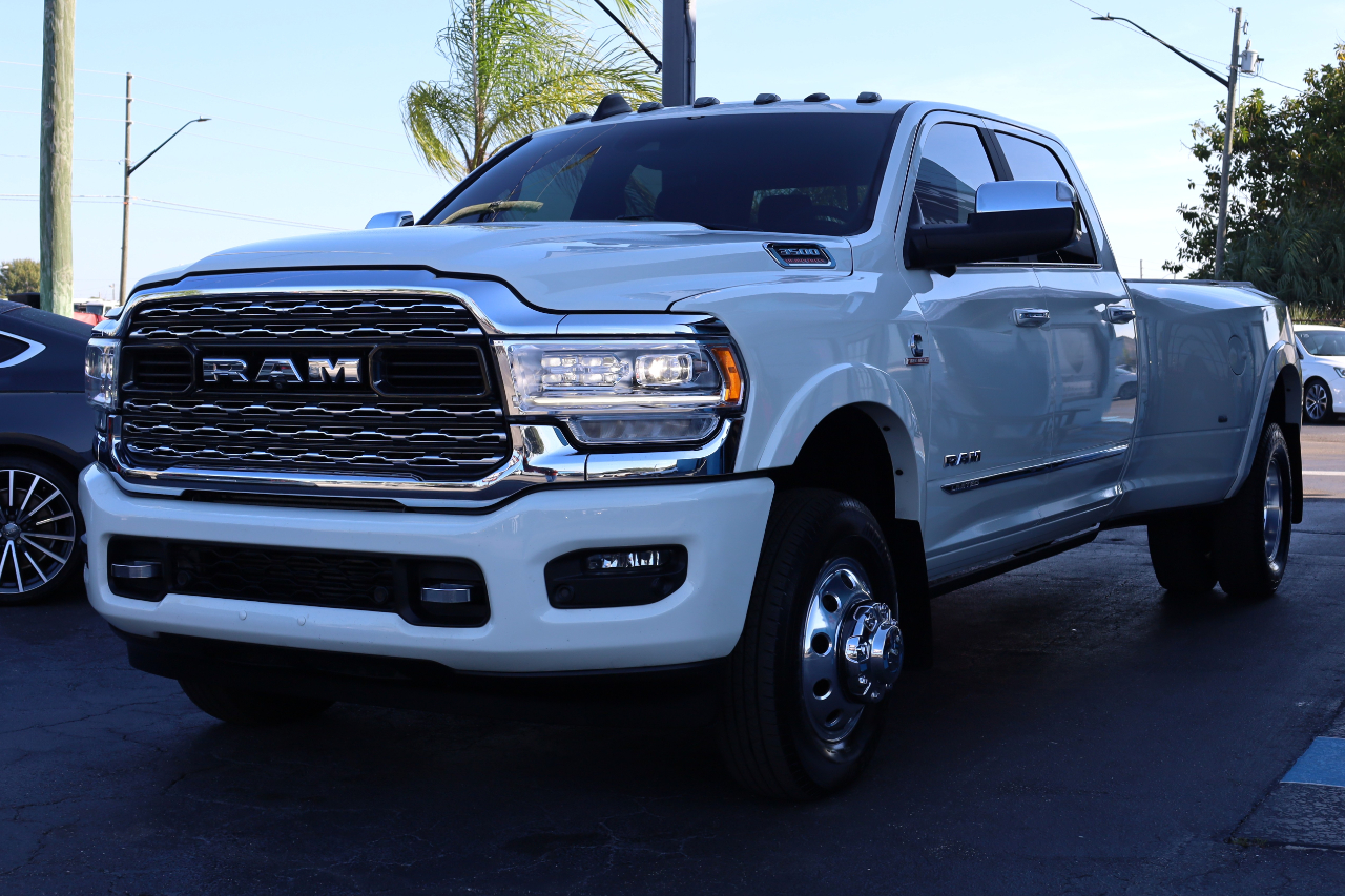 RAM 3500 Limited 4x4 Crew Cab 8' Box 2019