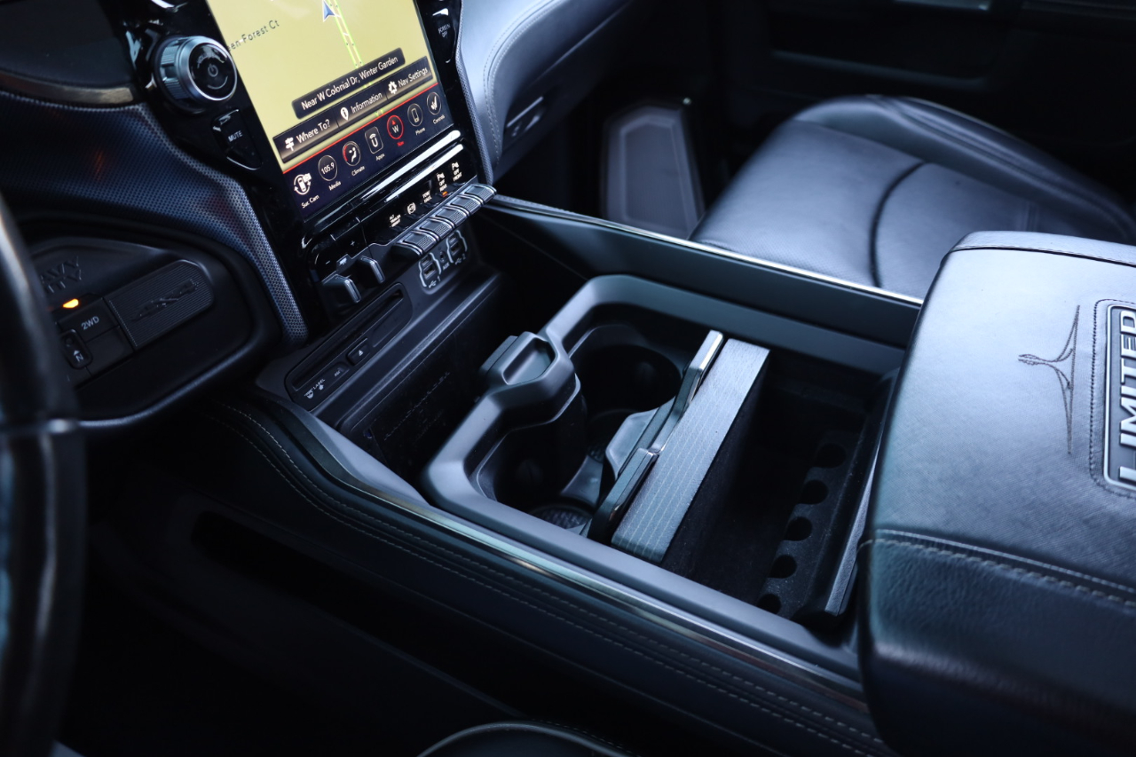 RAM 3500 Limited 4x4 Crew Cab 8' Box 2019