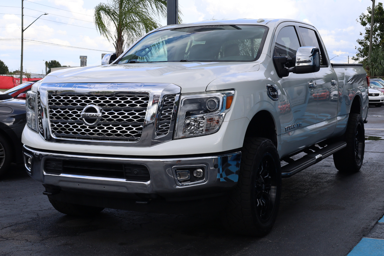 Nissan Titan XD 4x4 Diesel Crew Cab SL 2019