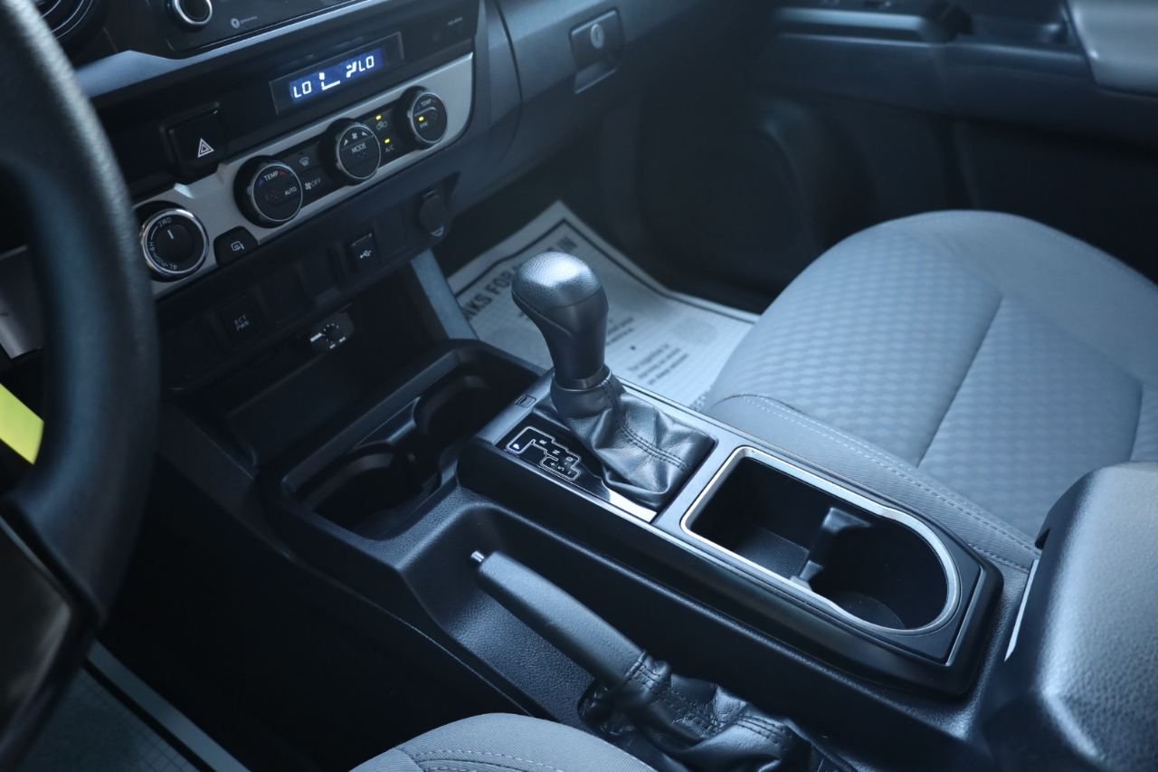 Toyota Tacoma 4WD SR Double Cab 5' Bed V6 AT (Natl) 2022