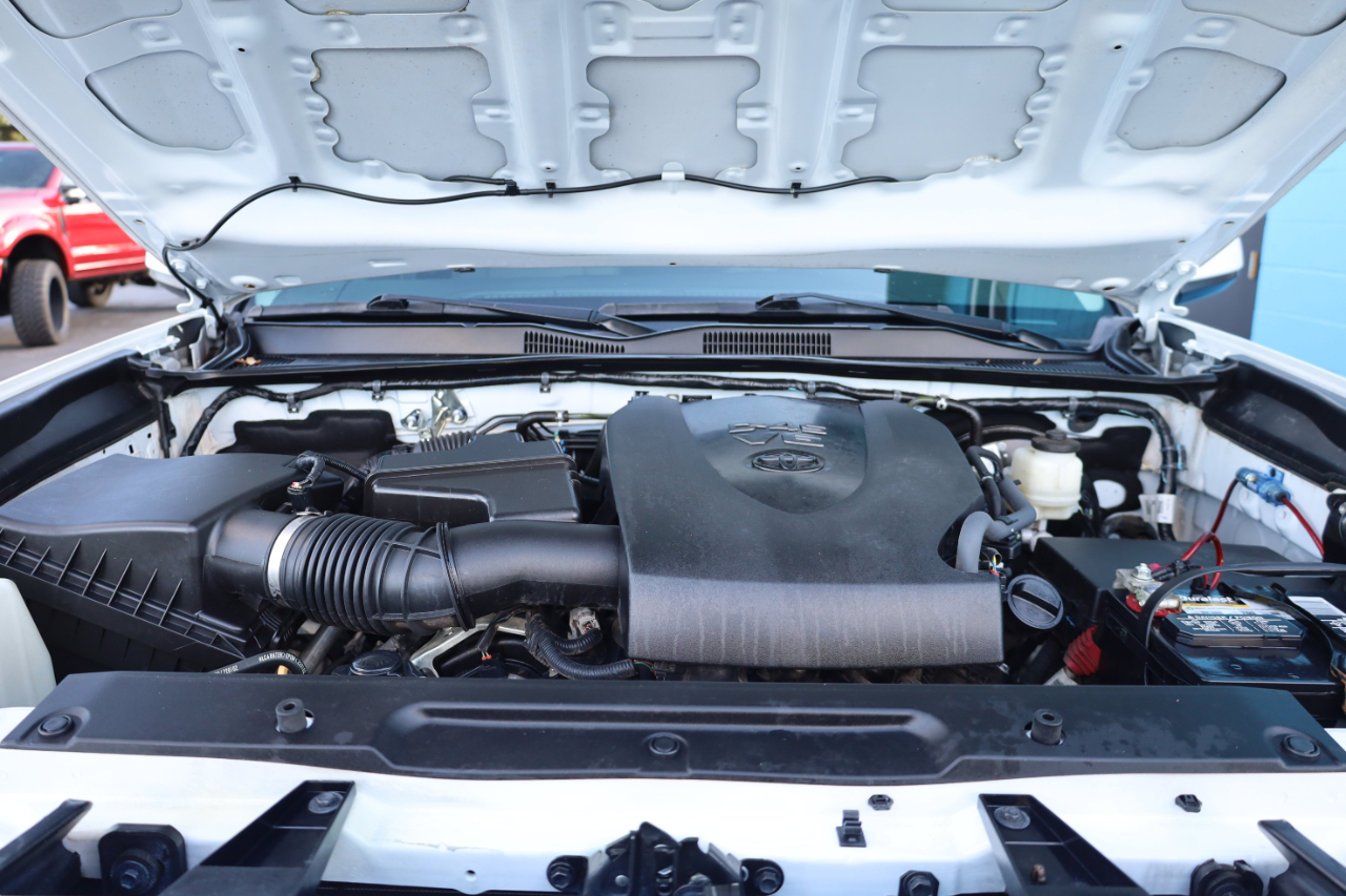 Toyota Tacoma 4WD SR Double Cab 5' Bed V6 AT (Natl) 2022