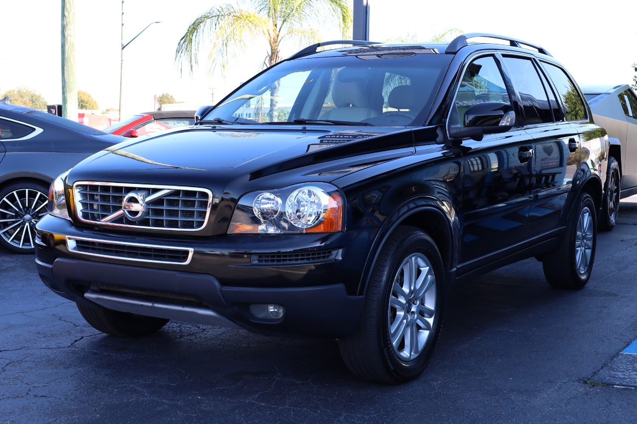 Volvo XC90 FWD 4dr I6 2010