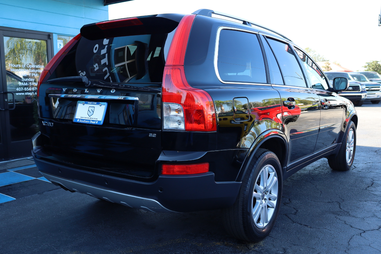 Volvo XC90 FWD 4dr I6 2010