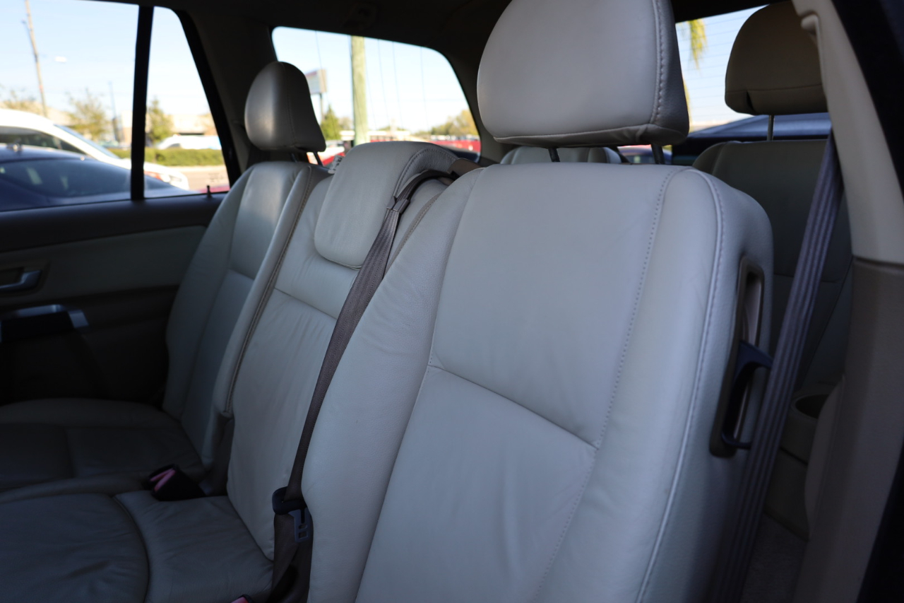 Volvo XC90 FWD 4dr I6 2010