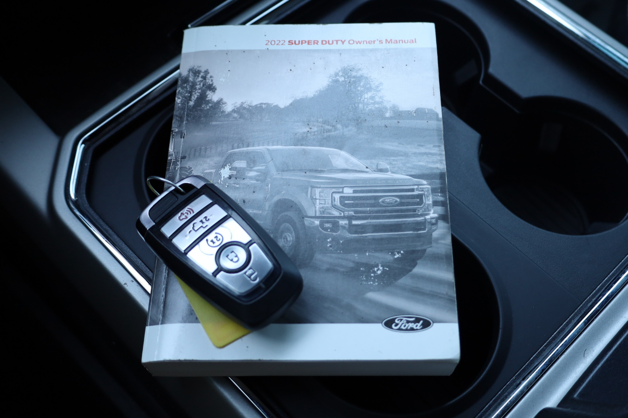 Ford Super Duty F-250 SRW Lariat 4WD Crew Cab 6.75' Box 2022